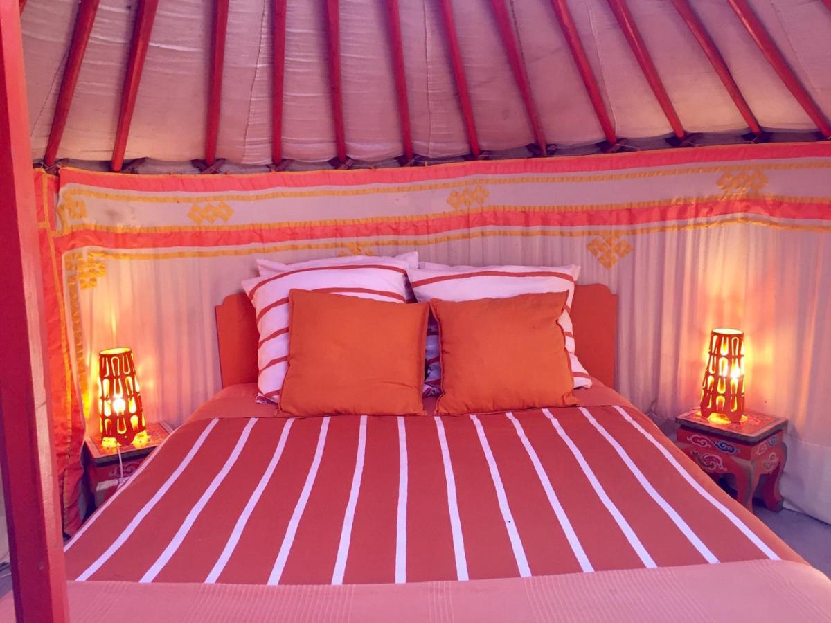 Yourte Mongole Campismo de Luxo Huriel
